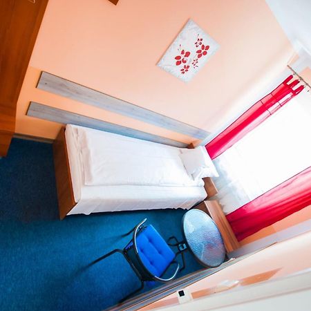 Red Carpet Hostel Krakau Buitenkant foto