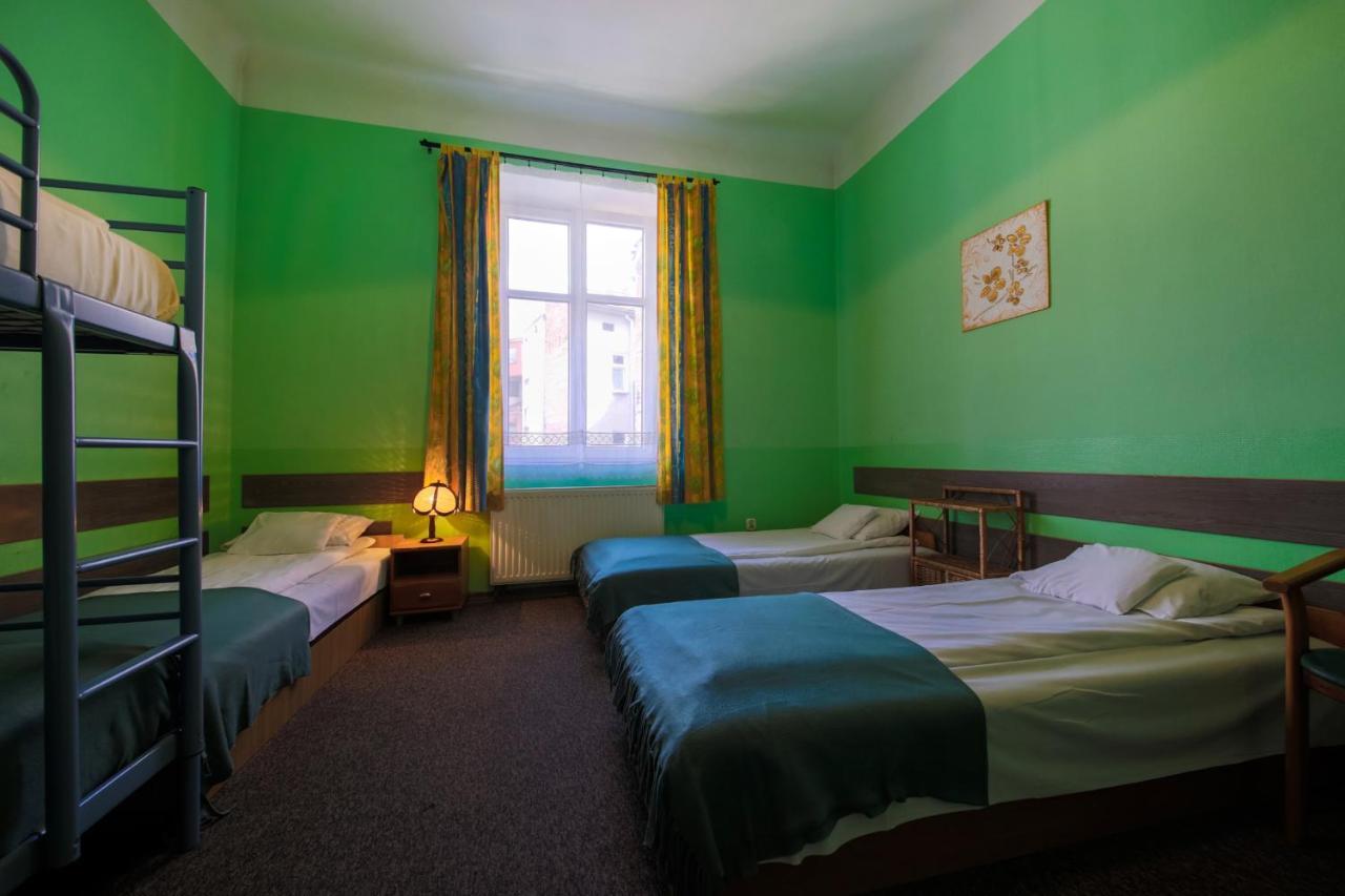 Red Carpet Hostel Krakau Buitenkant foto