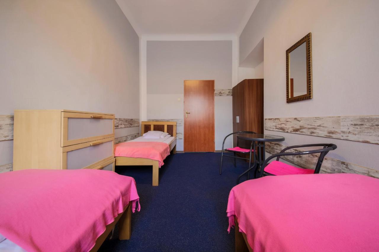 Red Carpet Hostel Krakau Buitenkant foto