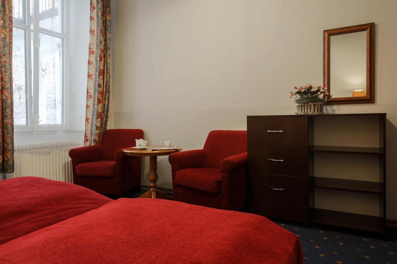 Red Carpet Hostel Krakau Buitenkant foto