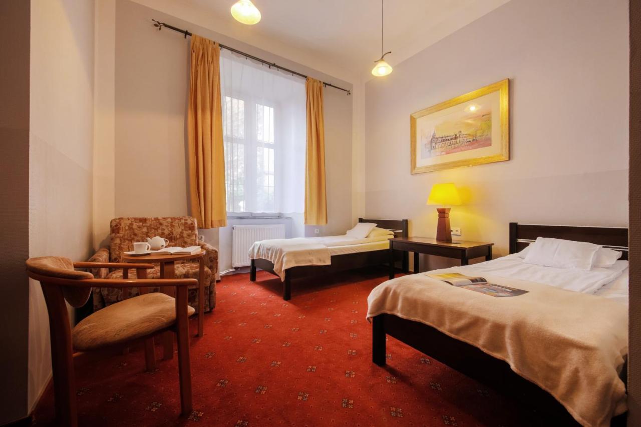 Red Carpet Hostel Krakau Buitenkant foto