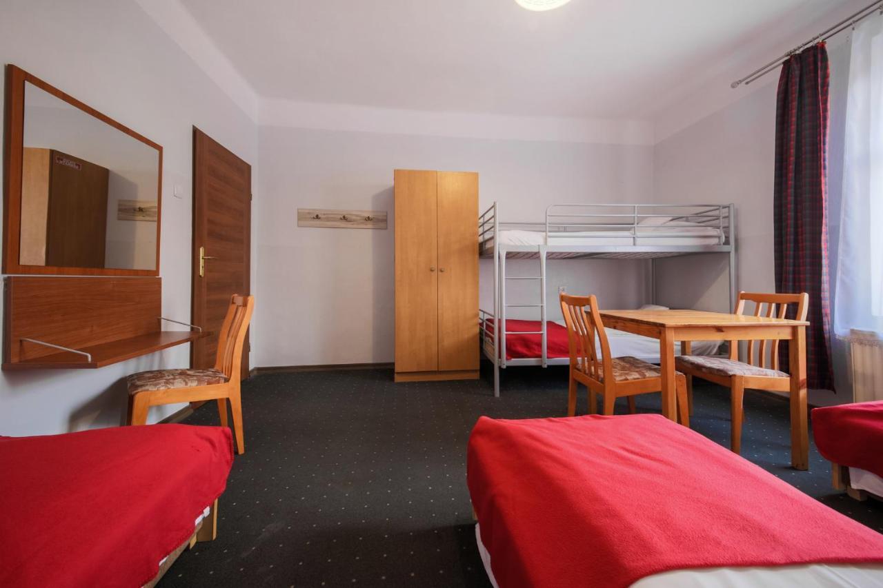 Red Carpet Hostel Krakau Buitenkant foto
