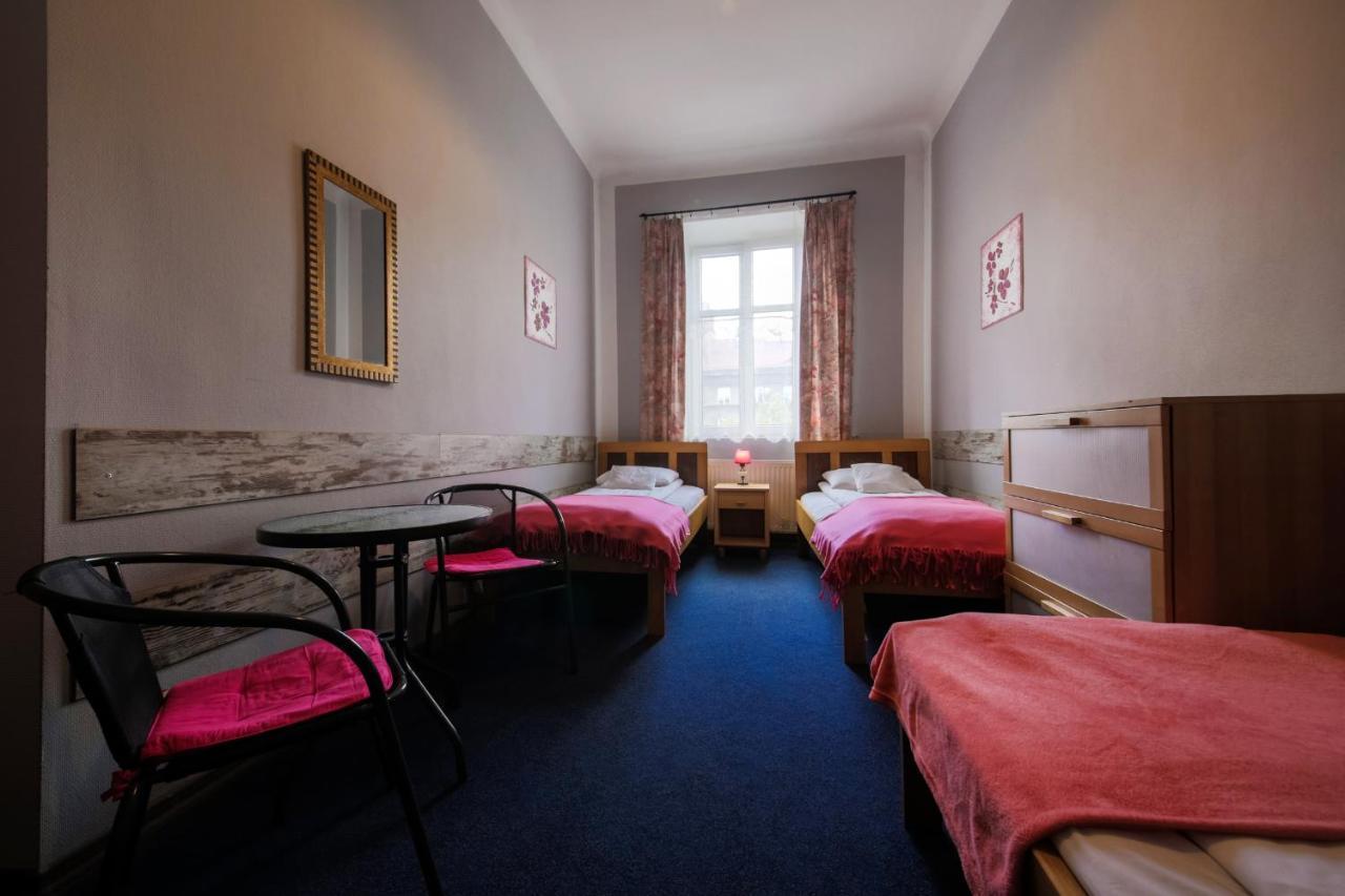 Red Carpet Hostel Krakau Buitenkant foto